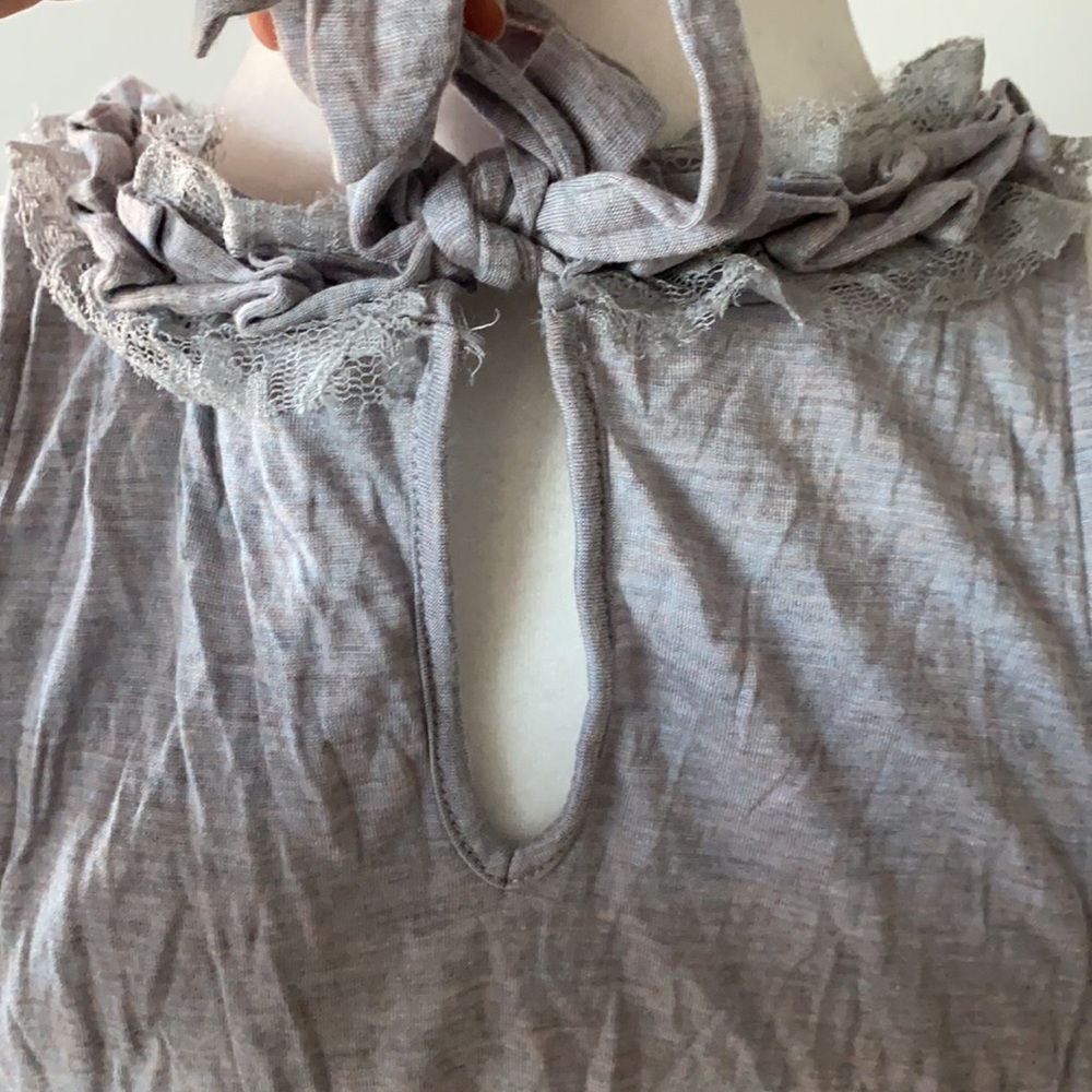 Banana Republic Ruffle Tank - Picture 4 of 9
